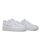 Nike Air Force 1 Low 1/1 White (GS) – lifestyle foto | Purekickz