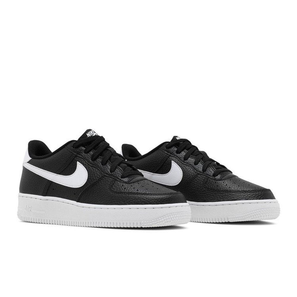 Nike Air Force 1 Low Black White (GS) – lifestyle foto | Purekickz