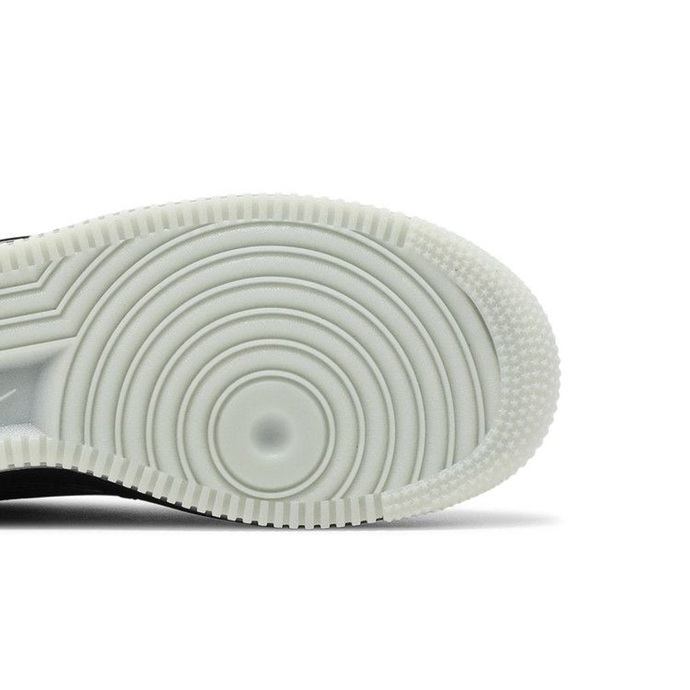 Nike Air Force 1 Low Computer Chip Space Jam (GS) – pohled shora | Purekickz