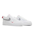 Nike Air Force 1 Low Cut Out Swoosh - White – lifestyle foto | Purekickz