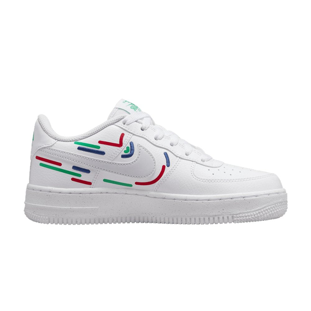Nike Air Force 1 Low Impact Next Nature Maker White Red Blue Green (GS) – hlavní pohled | Purekickz
