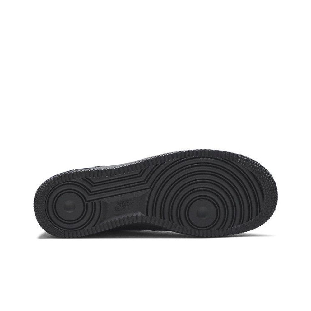 Nike Air Force 1 Low Jewel 'Black' – zadní pohled | Purekickz