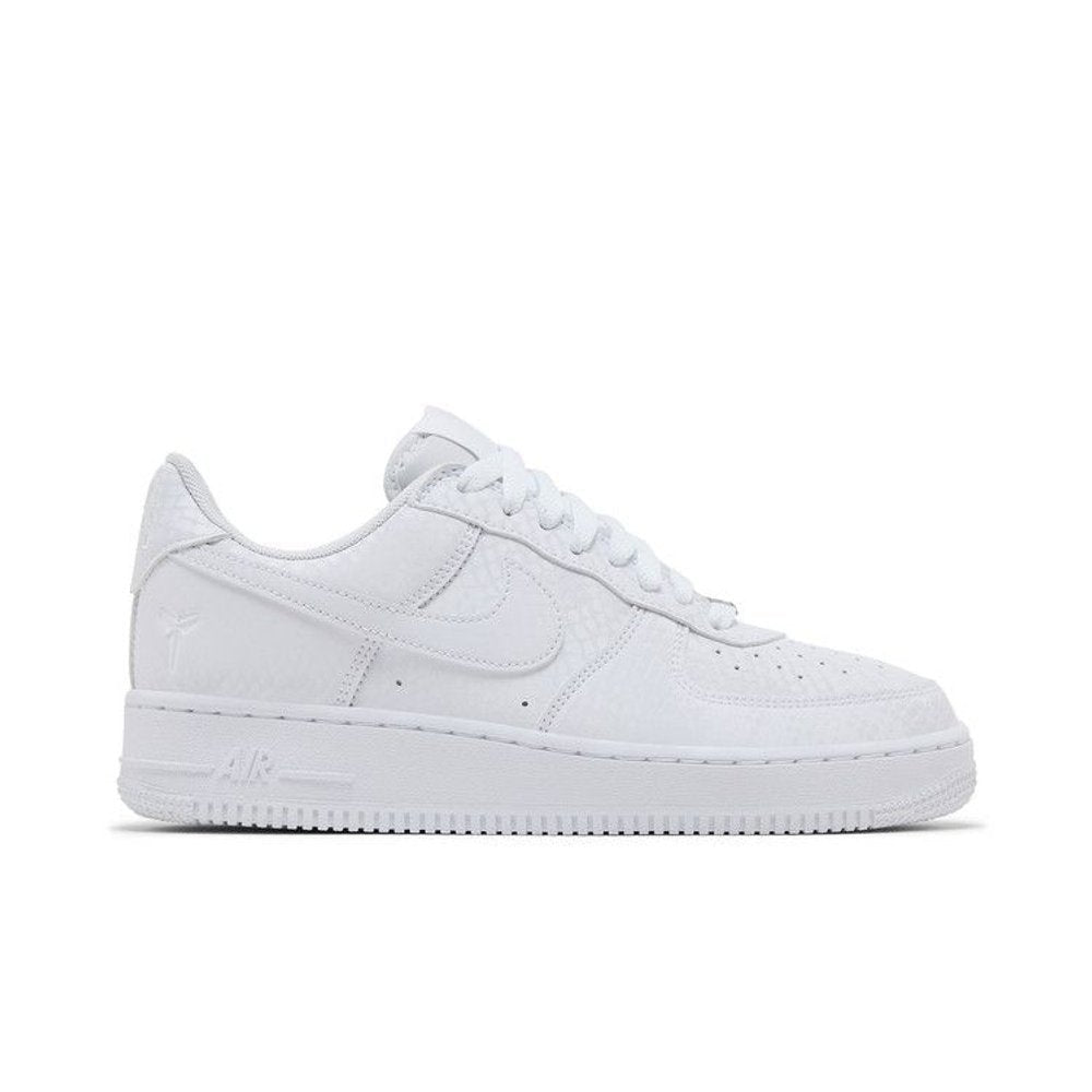 Nike Air Force 1 Low Kobe Bryant Forever White – boční pohled | Purekickz