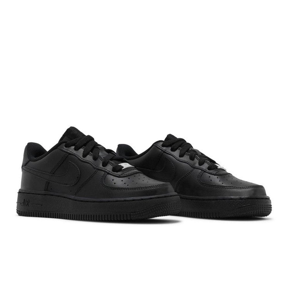 Nike Air Force 1 Low LE Black (GS) – lifestyle foto | Purekickz