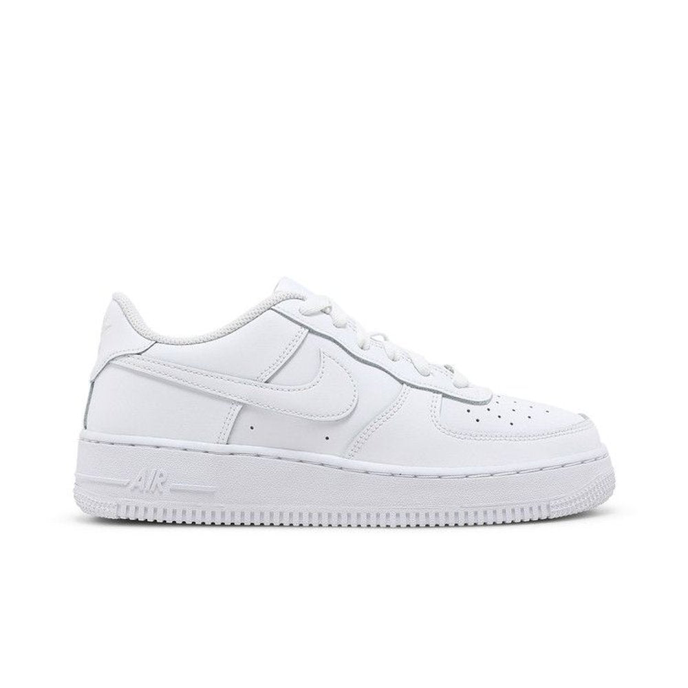 Nike Air Force 1 Low LE Triple White (GS) – hlavní pohled | Purekickz