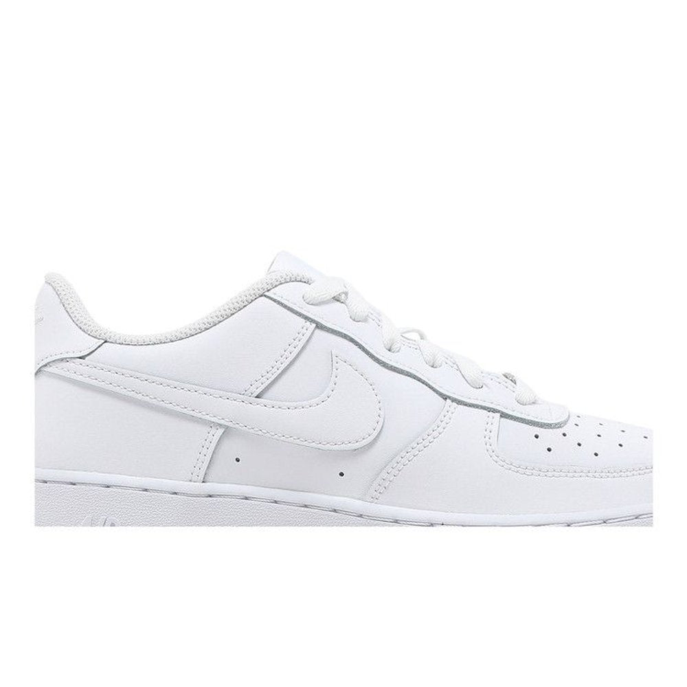 Nike Air Force 1 Low LE Triple White (GS) – boční pohled | Purekickz