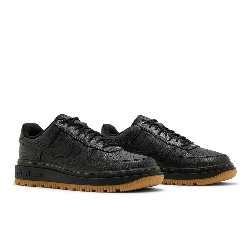 Nike Air Force 1 Low Luxe Black Gum – lifestyle foto | Purekickz