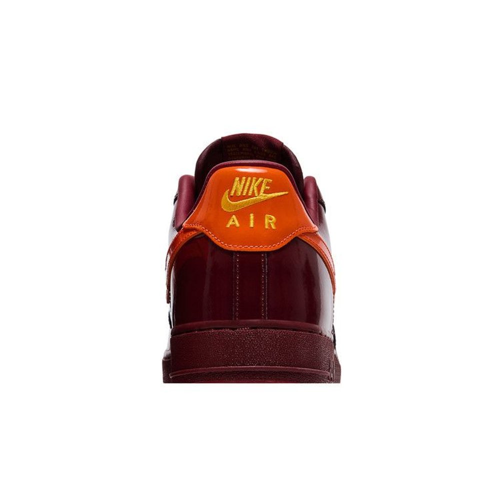 Nike Air Force 1 Low Patent Leather Dark Team Red Safety Orange – detail materiálu | Purekickz
