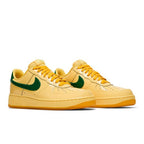 Nike Air Force 1 Low Patent Leather Topaz Gold Pine Green – lifestyle foto | Purekickz