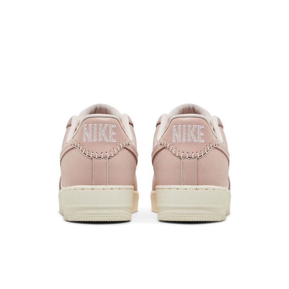 Nike Air Force 1 Low Pink Oxford Tassels (W) – podrážka | Purekickz