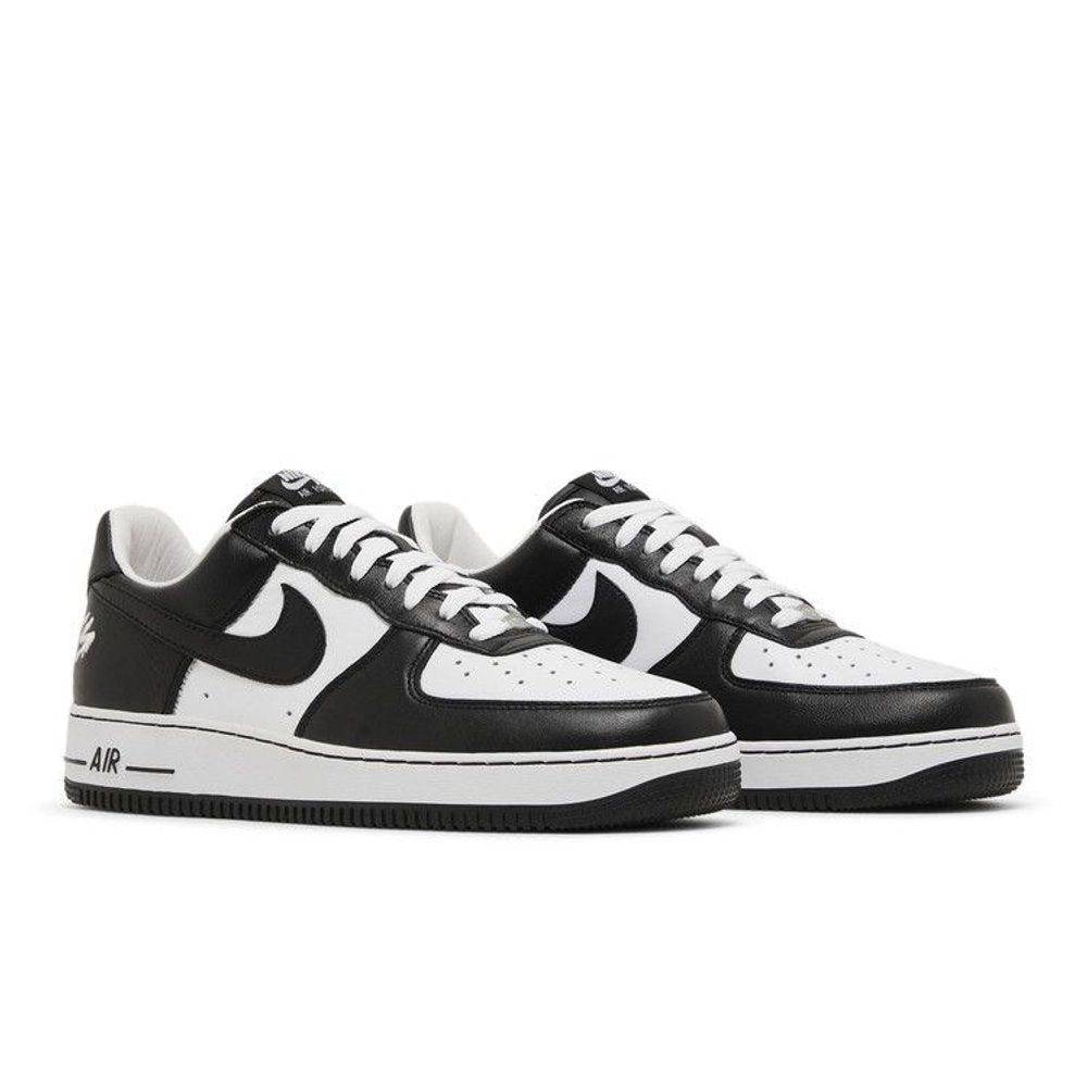 Nike Air Force 1 Low QS Terror Squad Blackout – lifestyle foto | Purekickz