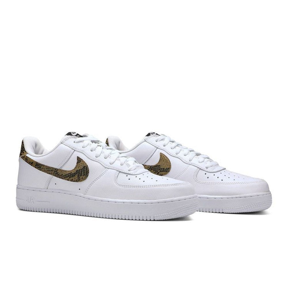 Nike Air Force 1 Low Retro Ivory Snake – lifestyle foto | Purekickz