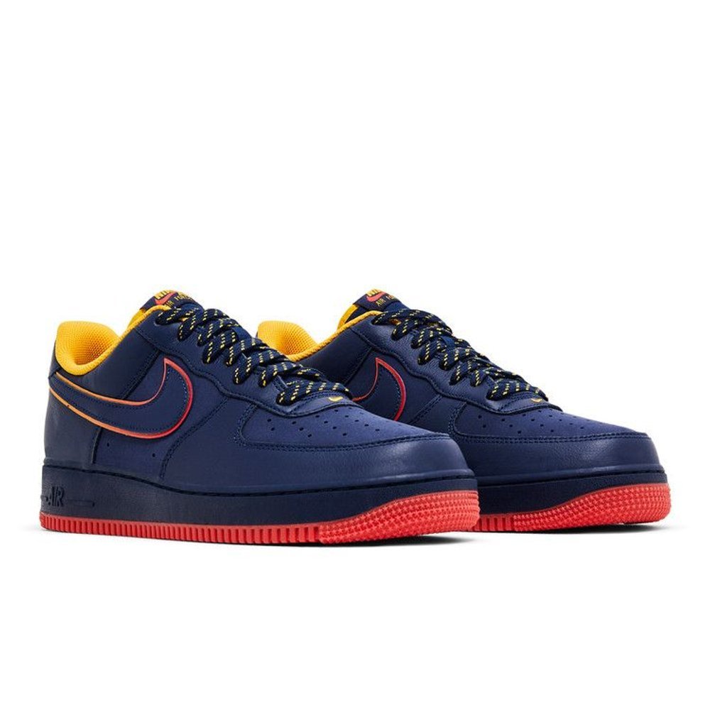 Nike Air Force 1 Low Retro Lettering – lifestyle foto | Purekickz
