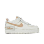 Nike Air Force 1 Low Shadow Sail Fossil Light Bone – boční pohled | Purekickz