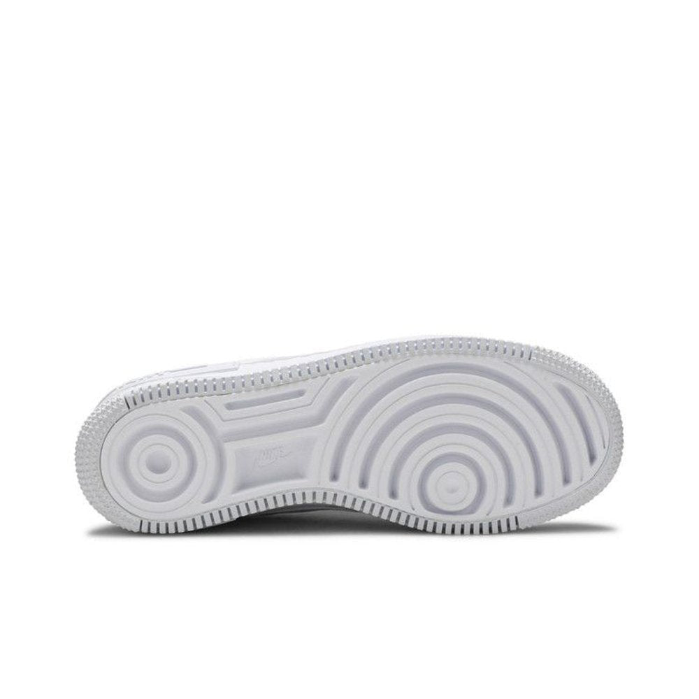 Nike Air Force 1 Low Shadow Triple White (W) – zadní pohled | Purekickz