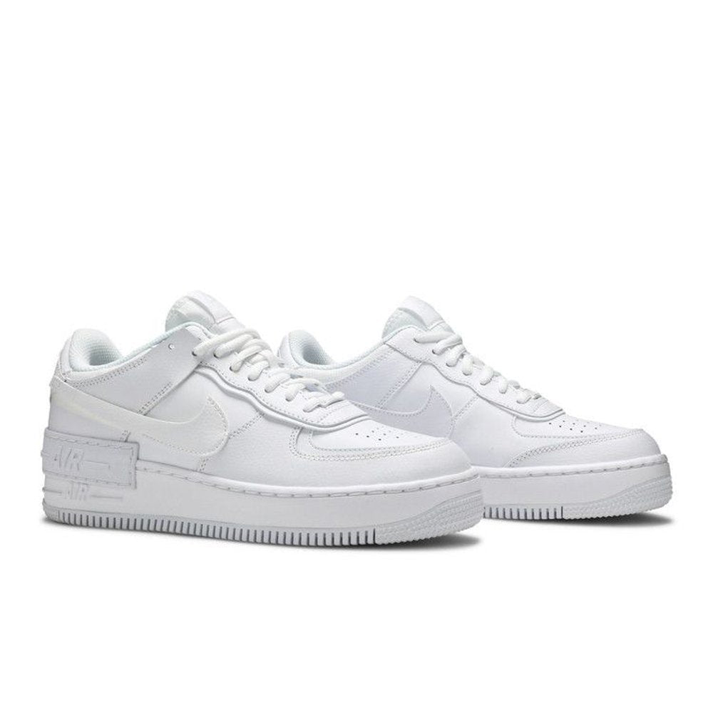 Nike Air Force 1 Low Shadow Triple White (W) – lifestyle foto | Purekickz