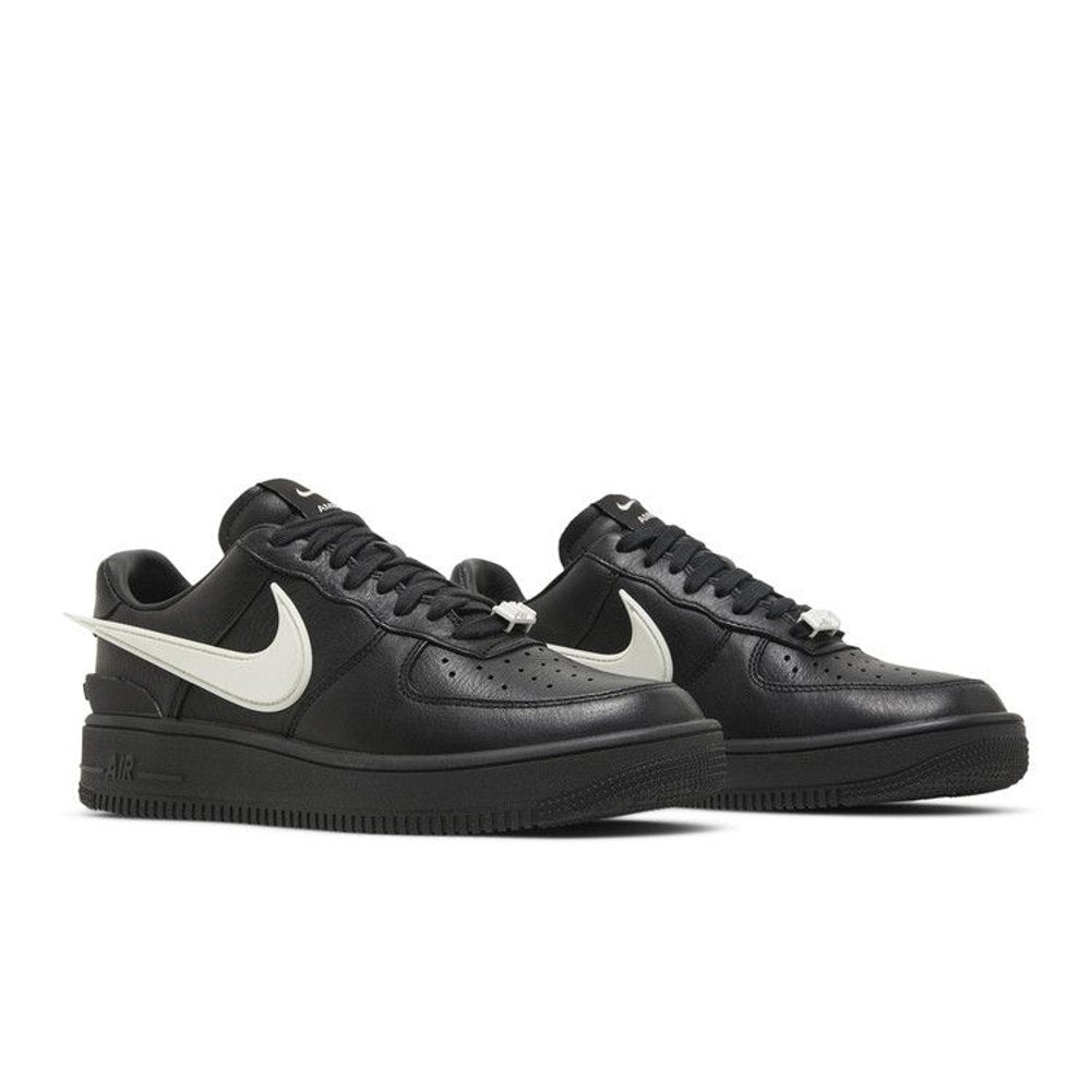 Nike Air Force 1 Low SP AMBUSH Black – lifestyle foto | Purekickz