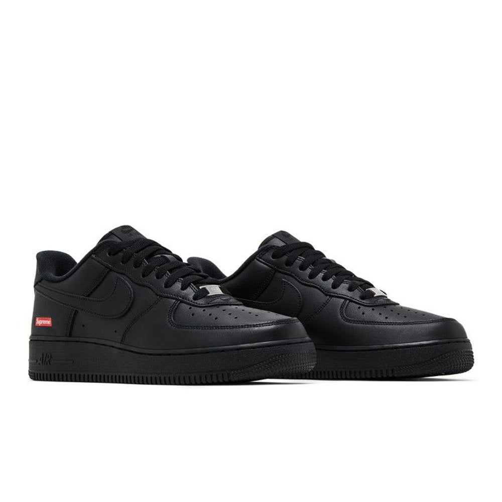Nike Air Force 1 Low Supreme Black – lifestyle foto | Purekickz