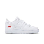 Nike Air Force 1 Low Supreme White – boční pohled | Purekickz