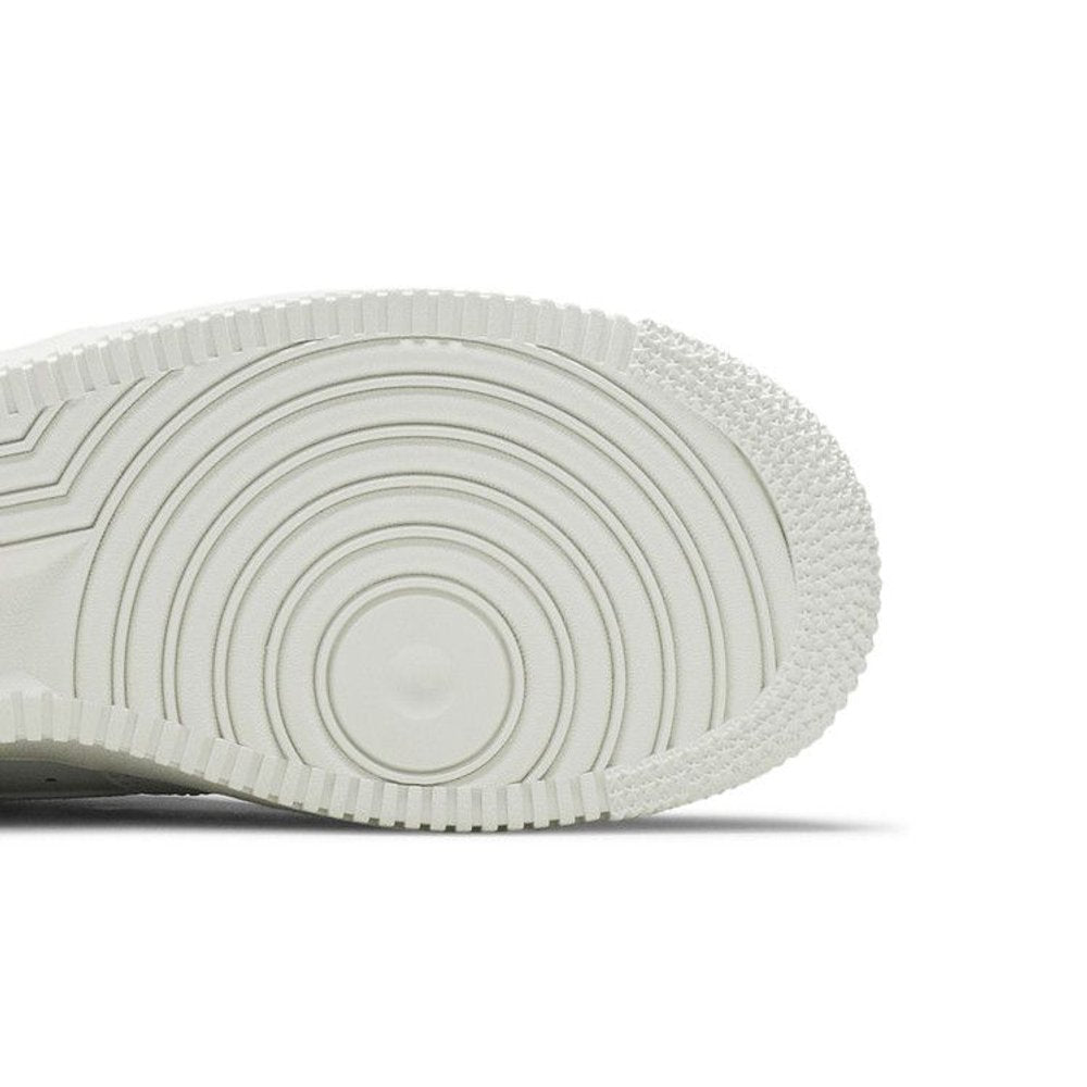 Nike Air Force 1 Low 'Valentine's Day 2021' – pohled shora | Purekickz