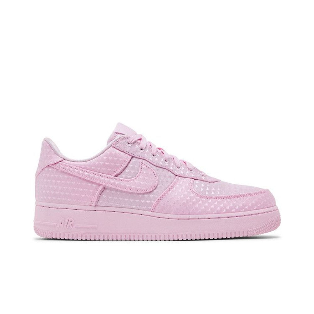 Nike Air Force 1 Low Valentine's Day Pink Foam (2026) (W) – boční pohled | Purekickz
