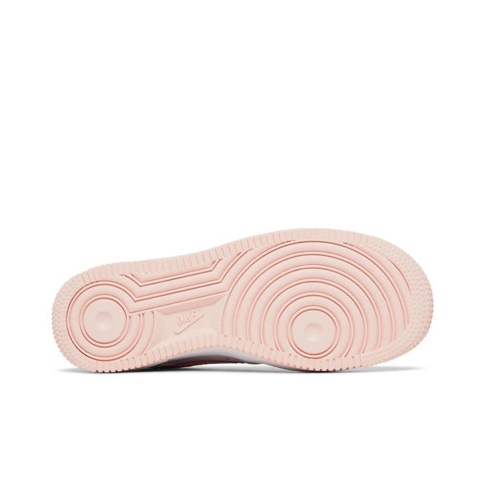 Nike Air Force 1 Low VD Valentine's Day (2022) (Women's) – zadní pohled | Purekickz