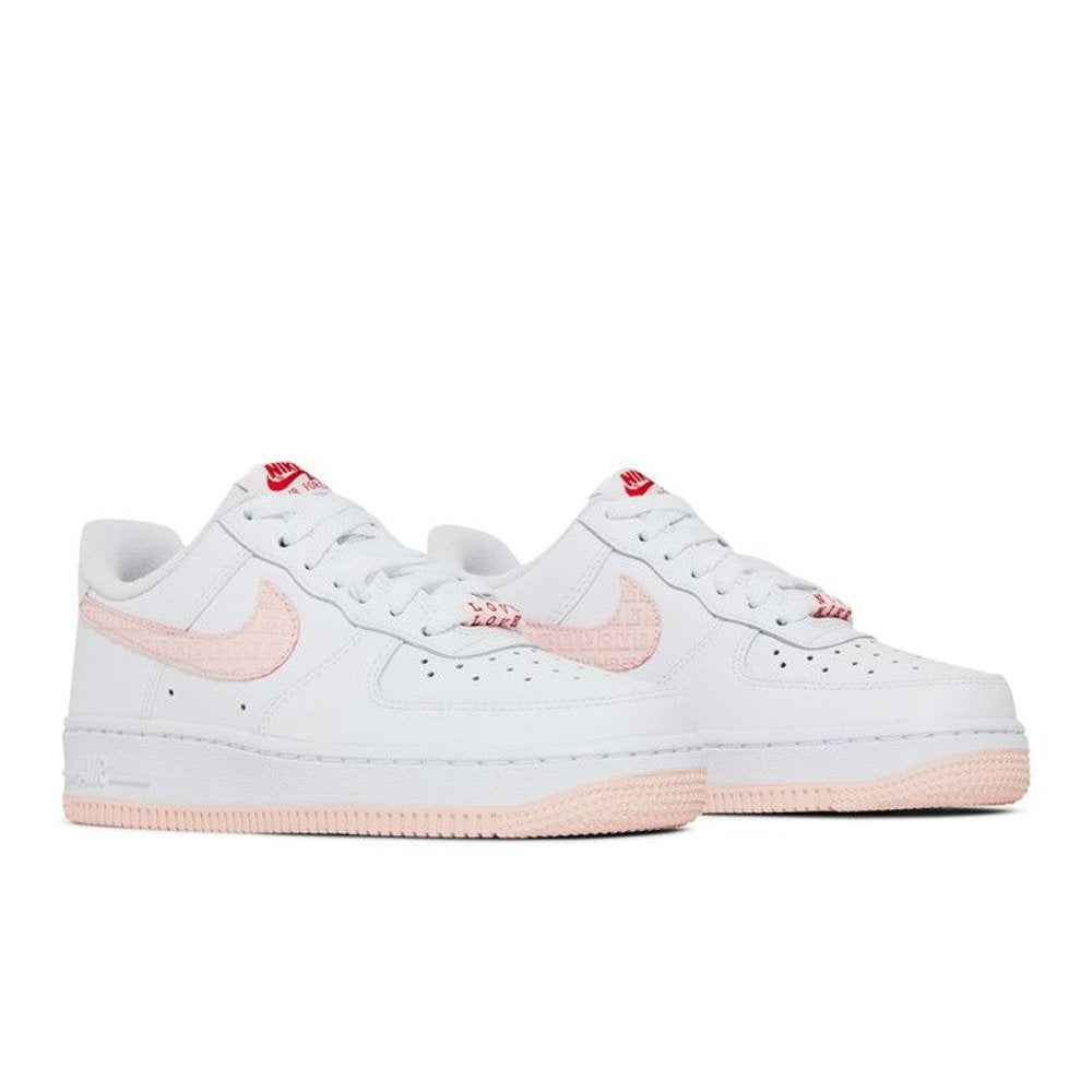 Nike Air Force 1 Low VD Valentine's Day (2022) (Women's) – lifestyle foto | Purekickz