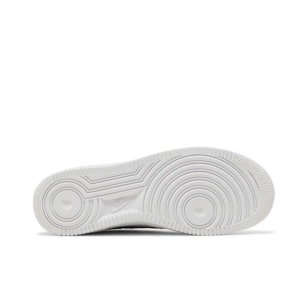 Nike Air Force 1 Low White Deep Royal (GS) – zadní pohled | Purekickz