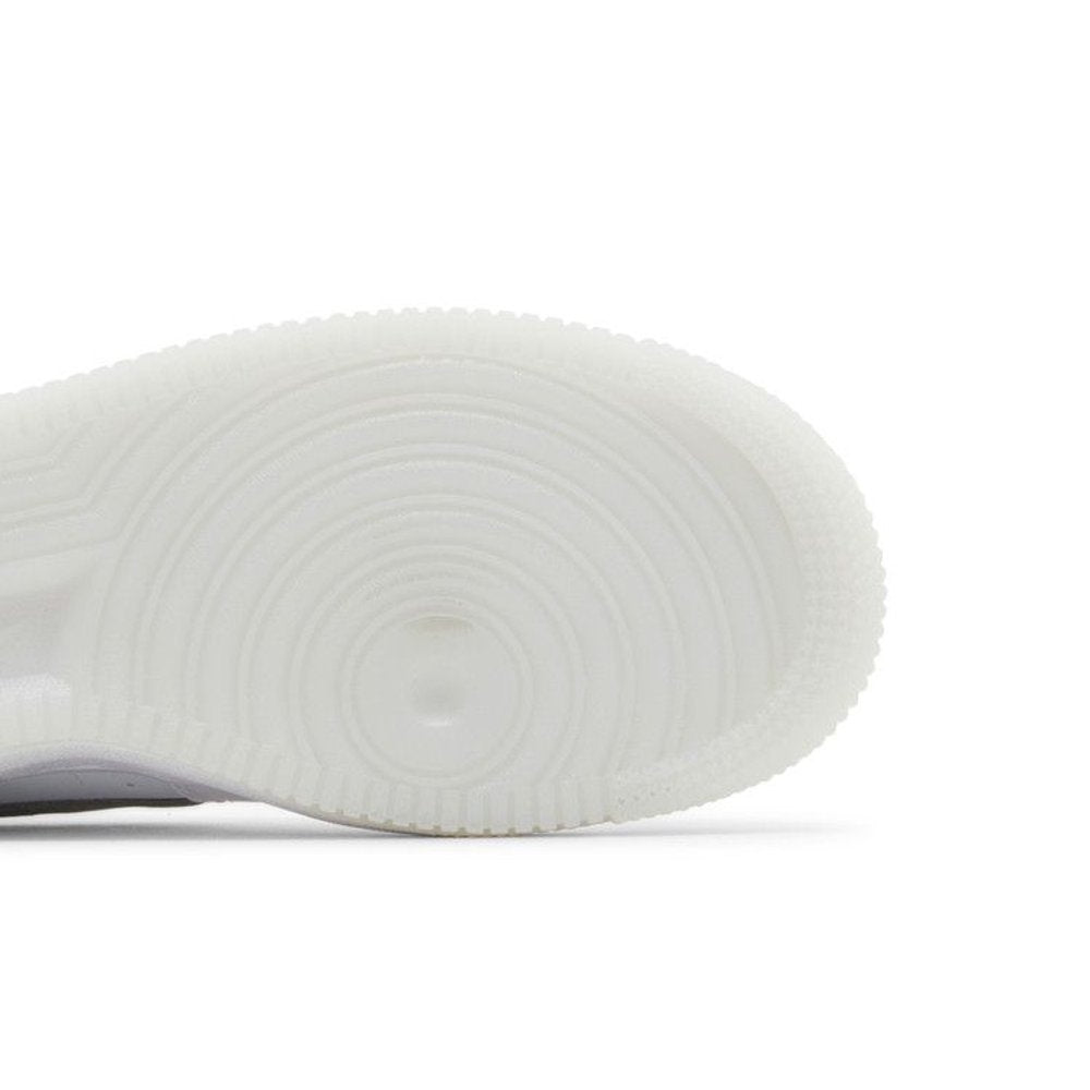 Nike Air Force 1 Low White Football Grey (GS) – pohled shora | Purekickz