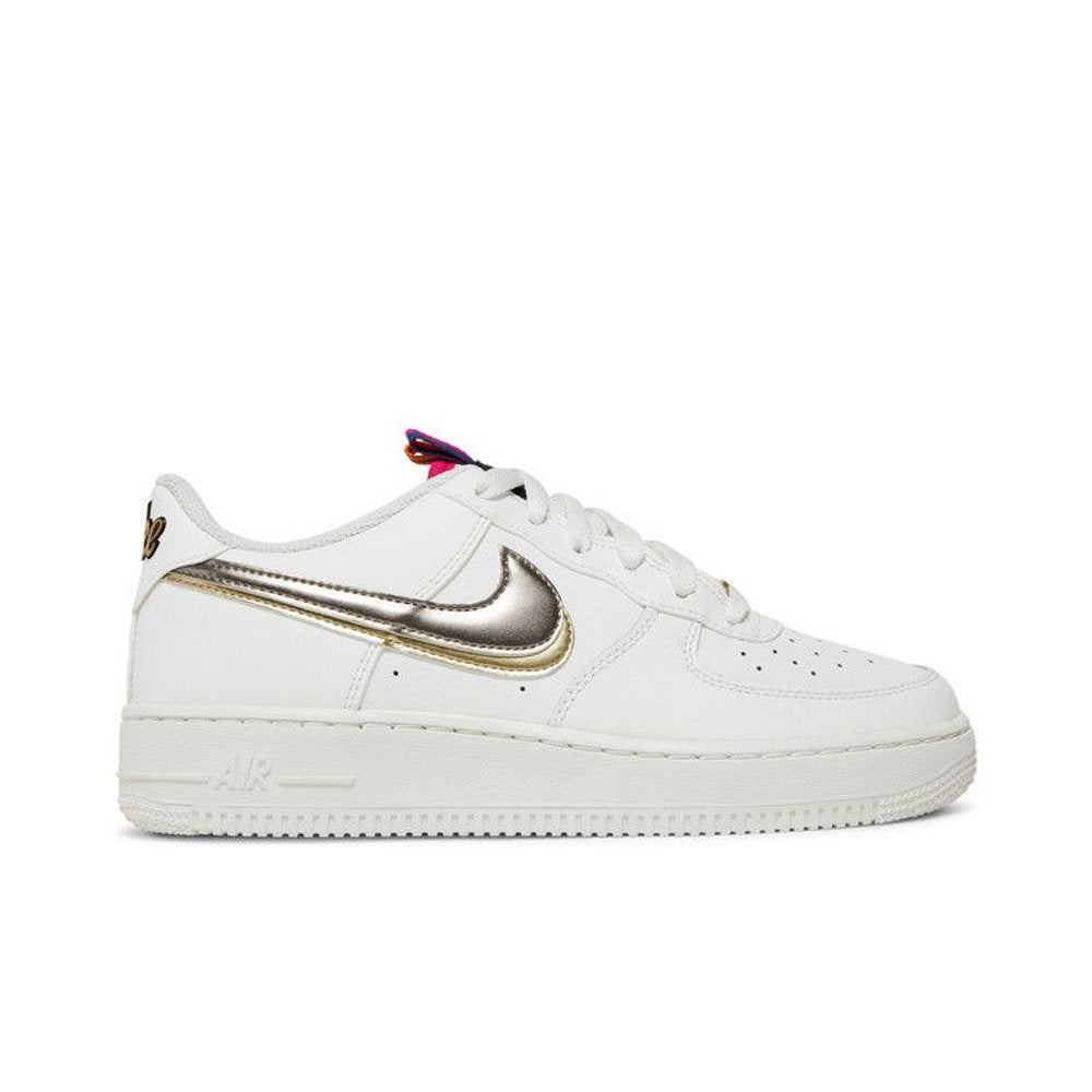 Nike Air Force 1 LV8 Double Swoosh Silver Gold (GS) – boční pohled | Purekickz