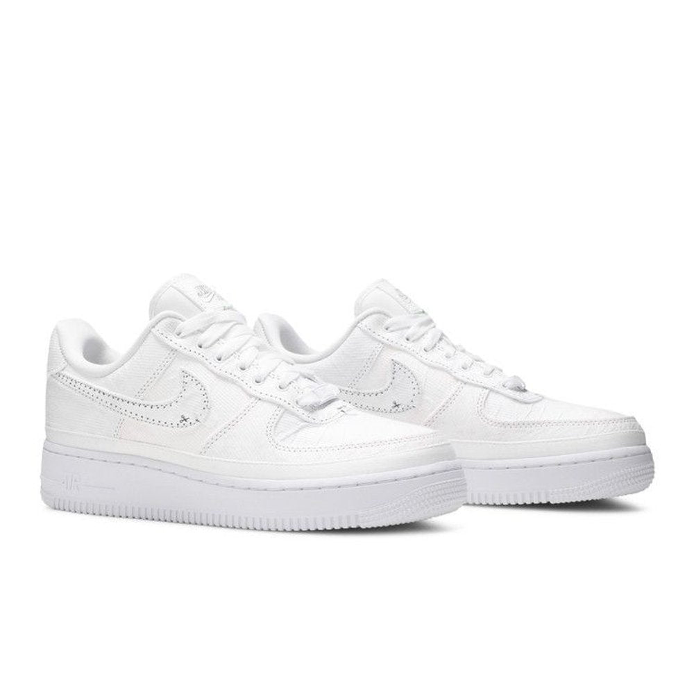 Nike Air Force 1 LX Reveal Black Swoosh – lifestyle foto | Purekickz