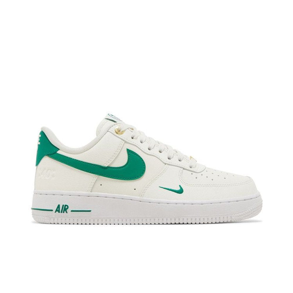 Nike Air Force 1 Malachite 40th Anniversary (W) – boční pohled | Purekickz