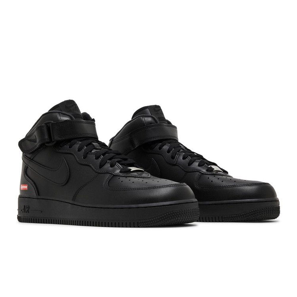 Nike Air Force 1 Mid Supreme Black – lifestyle foto | Purekickz