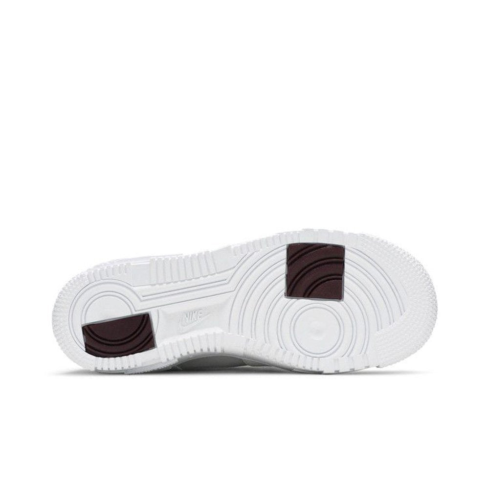 Nike Air Force 1 Pixel White Gold Chain – zadní pohled | Purekickz