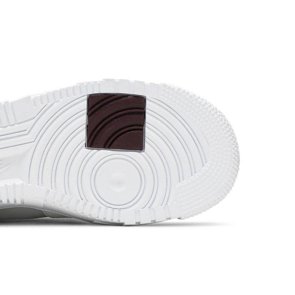 Nike Air Force 1 Pixel White Gold Chain – pohled shora | Purekickz