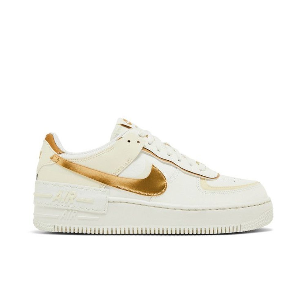 Nike Air Force 1 Shadow Sail Coconut Milk Metallic Gold (W) – boční pohled | Purekickz