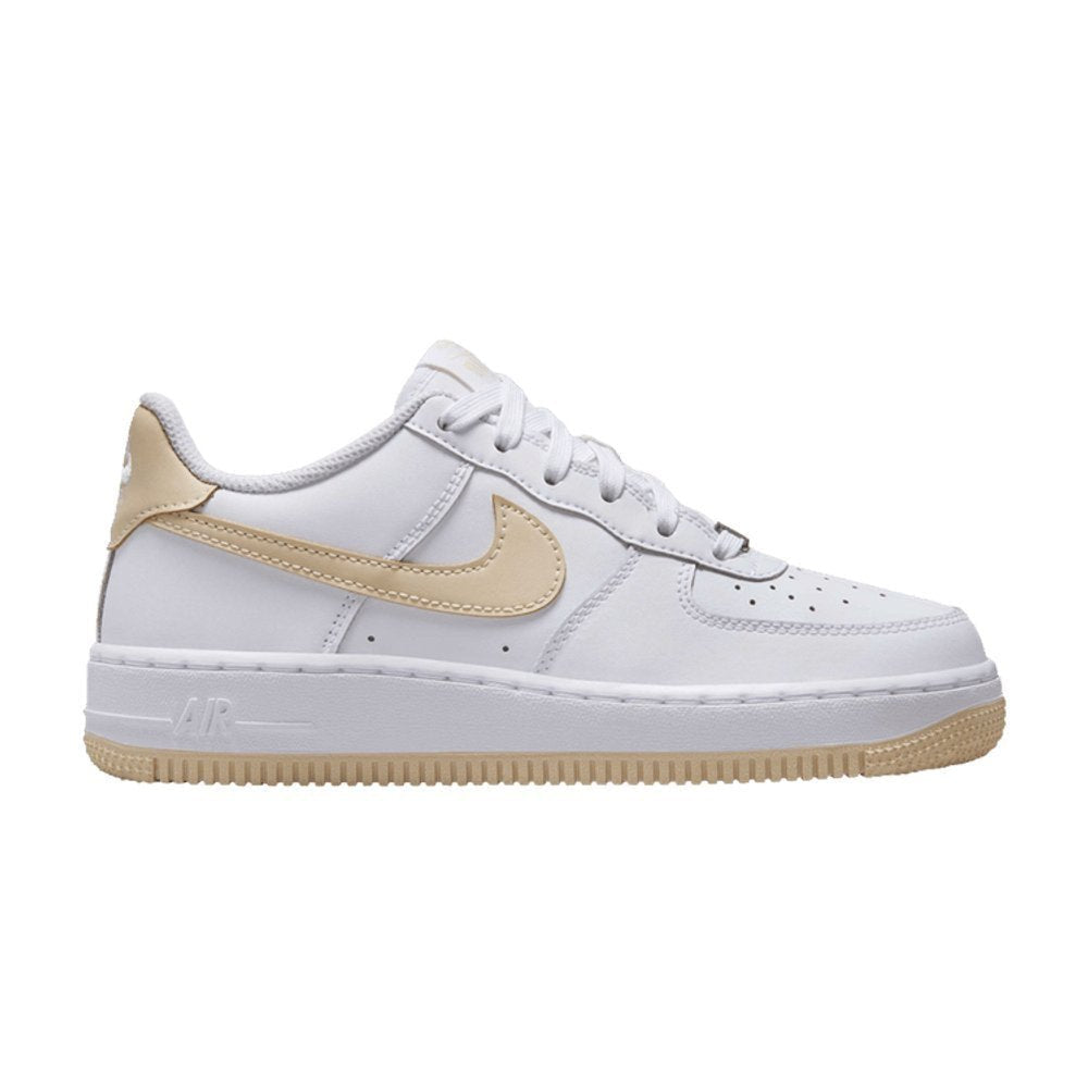 Nike Air Force 1 White Light Khaki (GS) – boční pohled | Purekickz