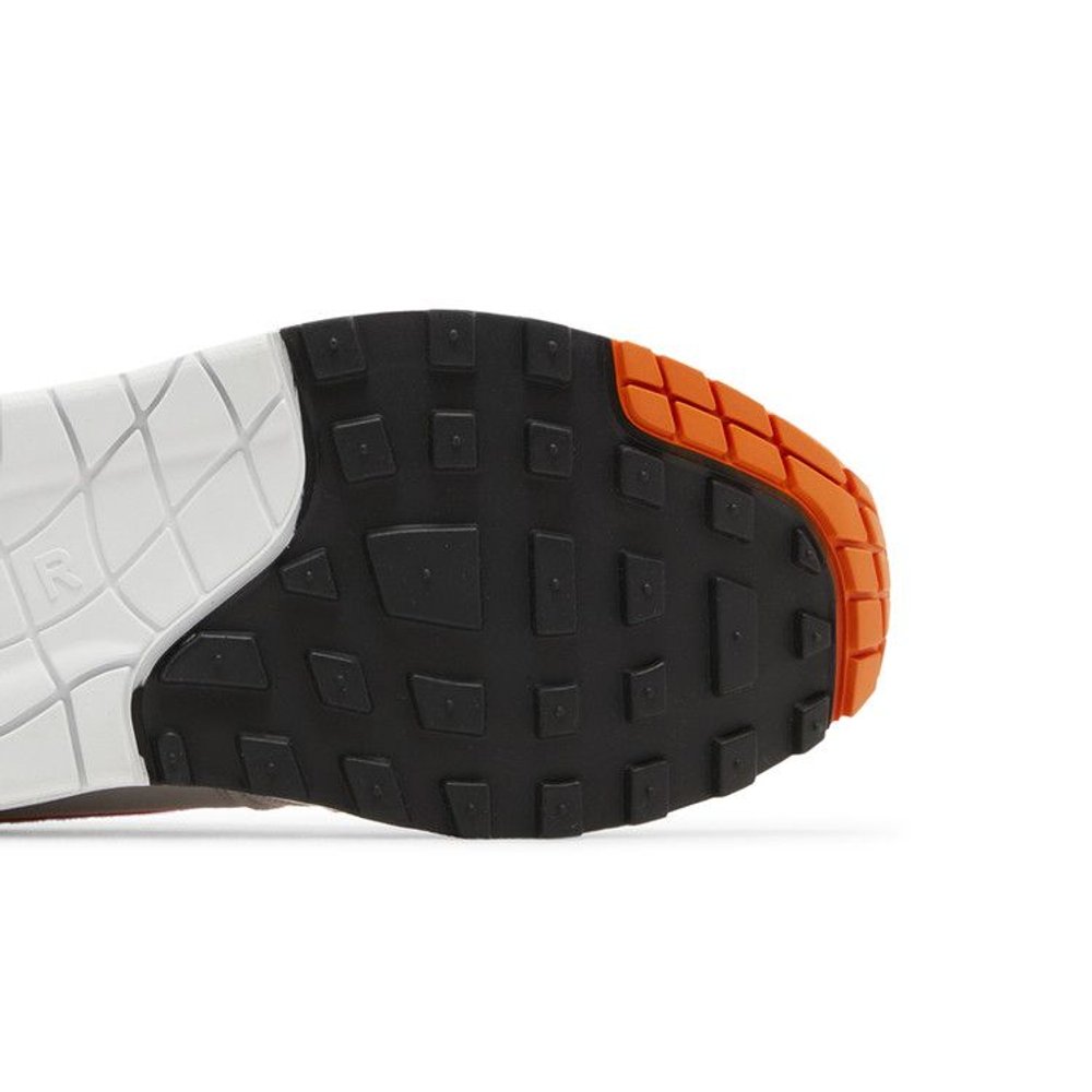 Nike Air Max 1 '87 Safety Orange (W) – pohled shora | Purekickz