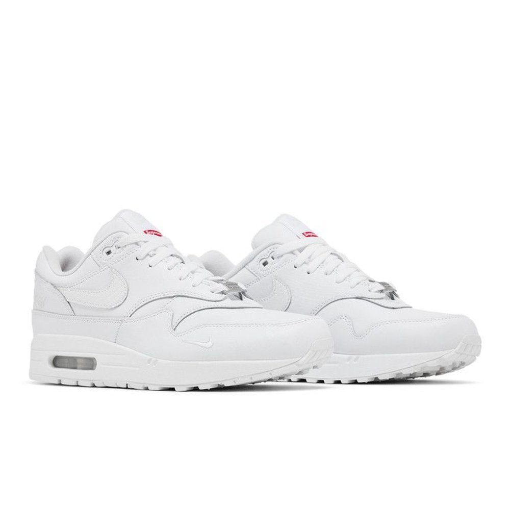 Nike Air Max 1 '87 SP Supreme Triple White – lifestyle foto | Purekickz