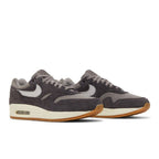 Nike Air Max 1 Crepe Soft Grey – lifestyle foto | Purekickz