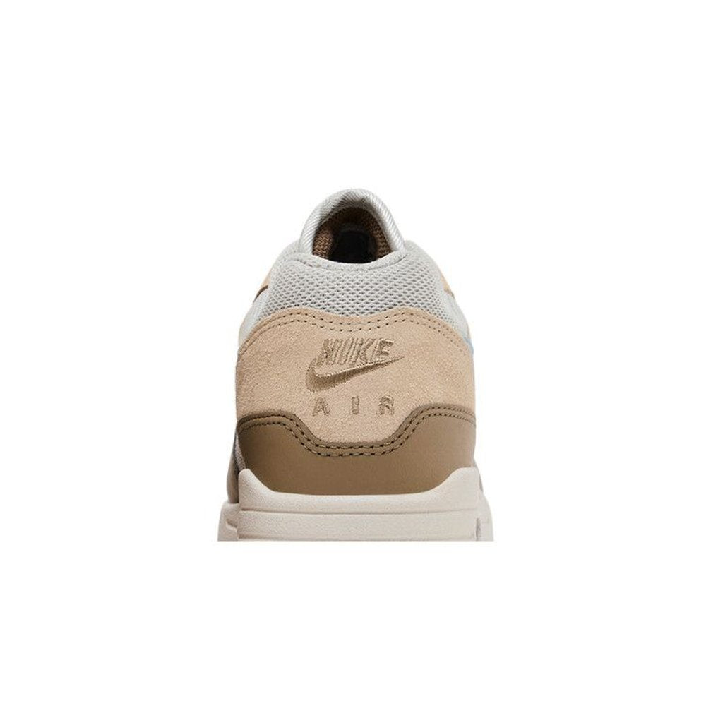 Nike Air Max 1 Essential 'Light Bone Psychic Blue' – detail materiálu | Purekickz