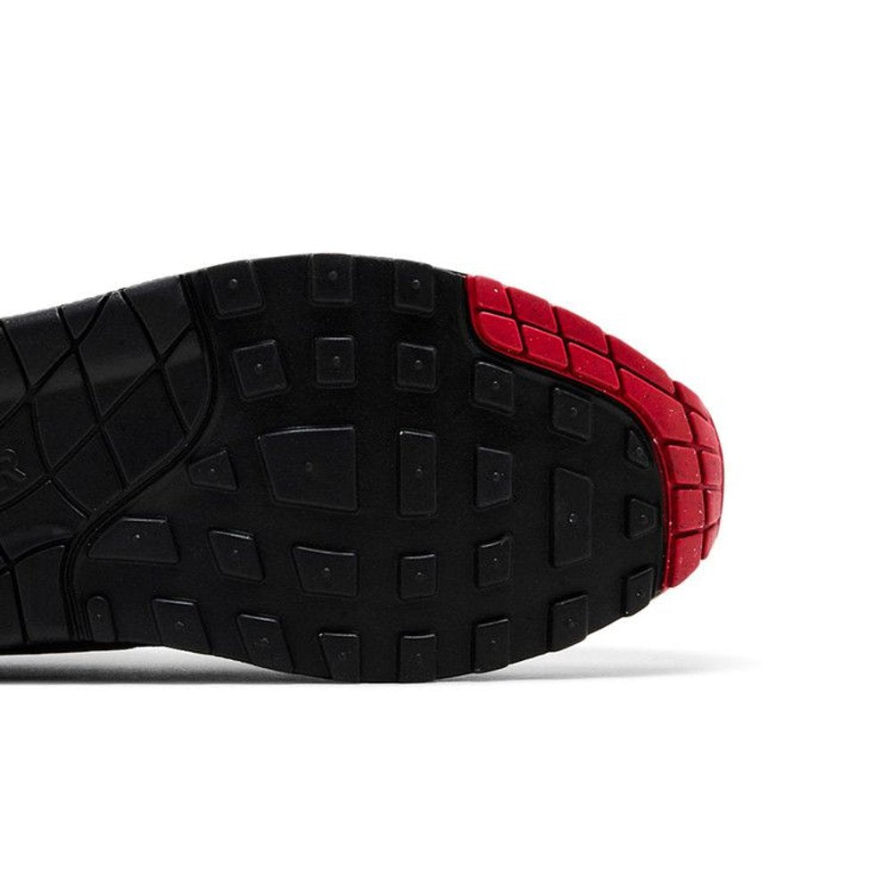 Nike Air Max 1 Essential Vamps – pohled shora | Purekickz