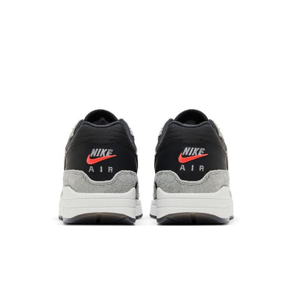 Nike Air Max 1 Premium 'Dark Smoke Grey Flash Crimson' – podrážka | Purekickz