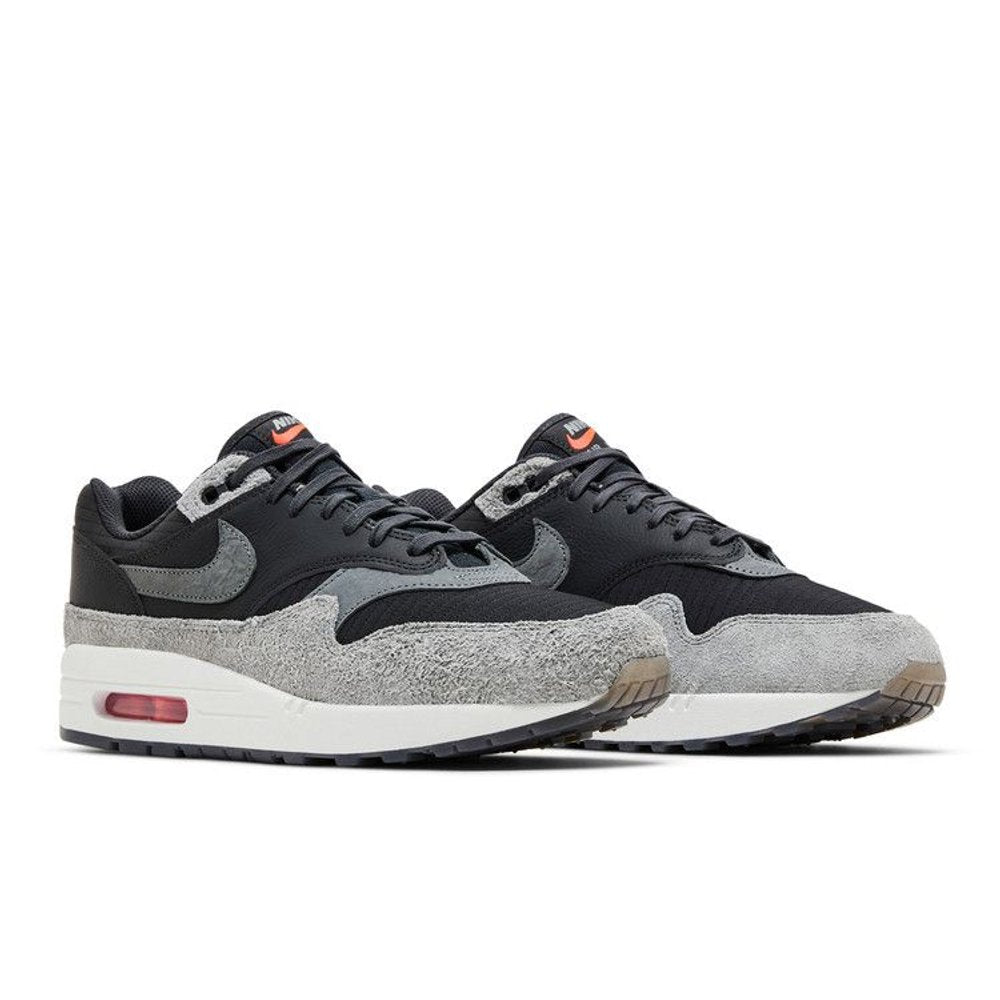 Nike Air Max 1 Premium 'Dark Smoke Grey Flash Crimson' – lifestyle foto | Purekickz