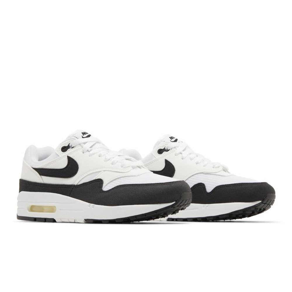 Nike Air Max 1 White Black – lifestyle foto | Purekickz