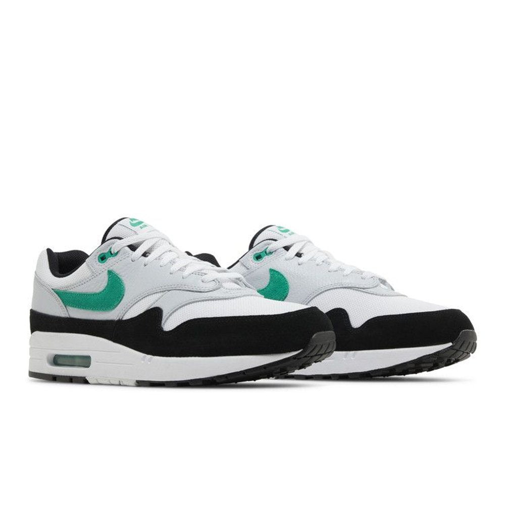 Nike Air Max 1 White Black Stadium Green – lifestyle foto | Purekickz