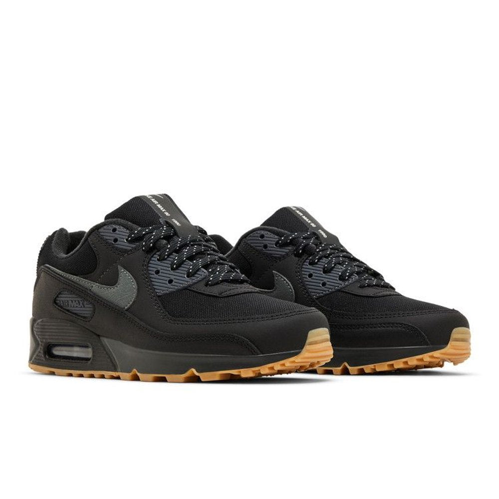 Nike Air Max 90 'Black Smoke Grey Gum' – lifestyle foto | Purekickz