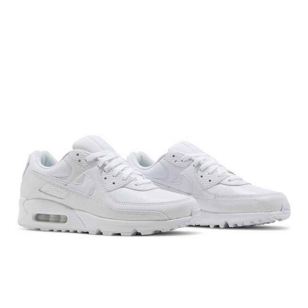 Nike Air Max 90 Leather Triple White – lifestyle foto | Purekickz