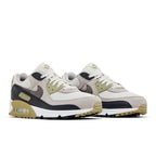 Nike Air Max 90 Light Bone Neutral Olive – lifestyle foto | Purekickz
