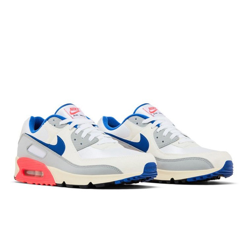 Nike Air Max 90 Ultramarine (2026) – lifestyle foto | Purekickz